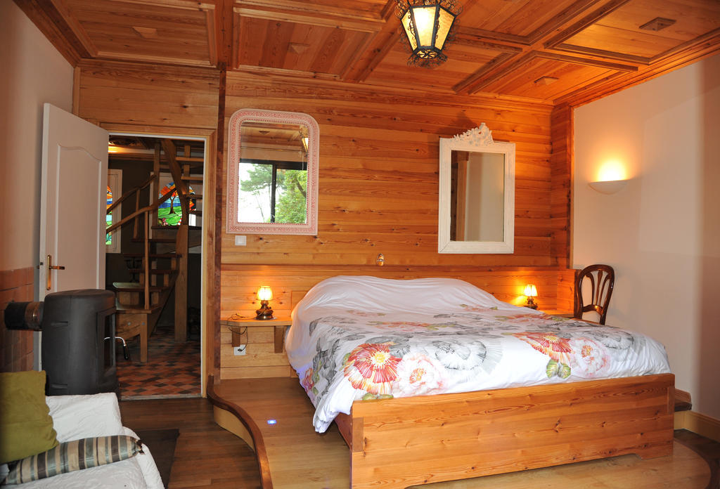 Les Fous De Bassans Bed and Breakfast Poullan-sur-Mer Rum bild