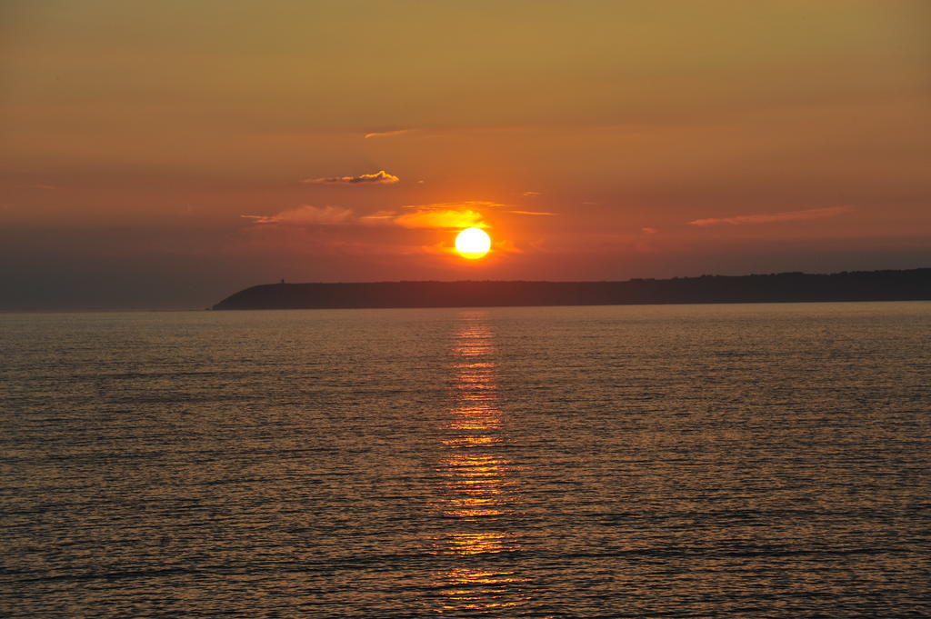 Les Fous De Bassans Bed and Breakfast Poullan-sur-Mer Exteriör bild