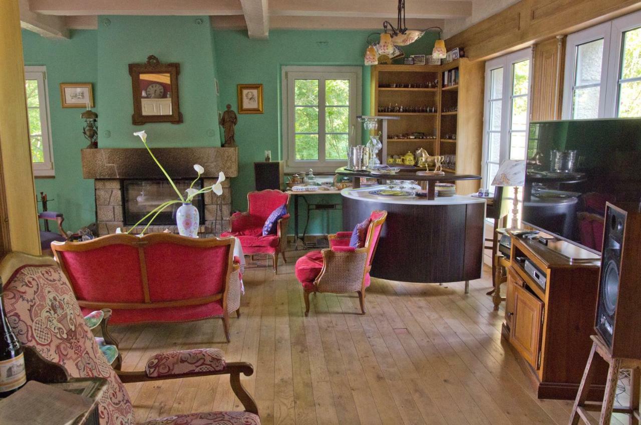 Les Fous De Bassans Bed and Breakfast Poullan-sur-Mer Exteriör bild